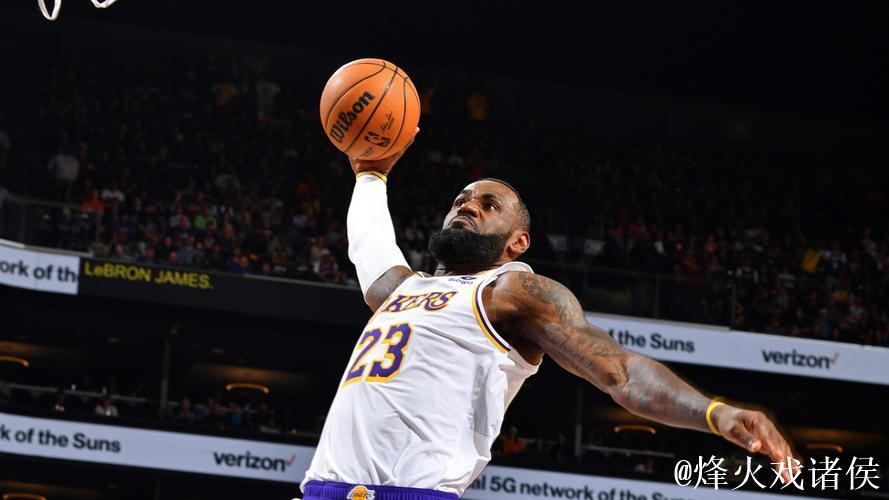 詹姆斯战斧劈扣领衔12月11日五佳球